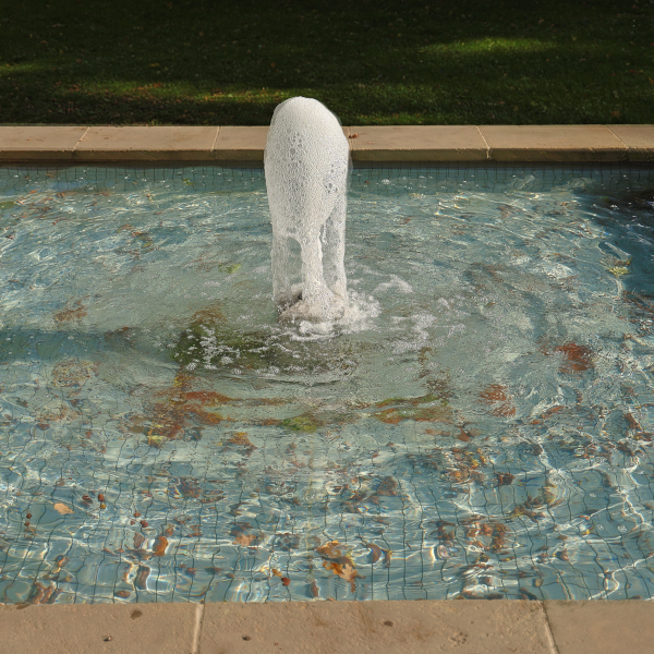 Schaum-Wasserfontäne